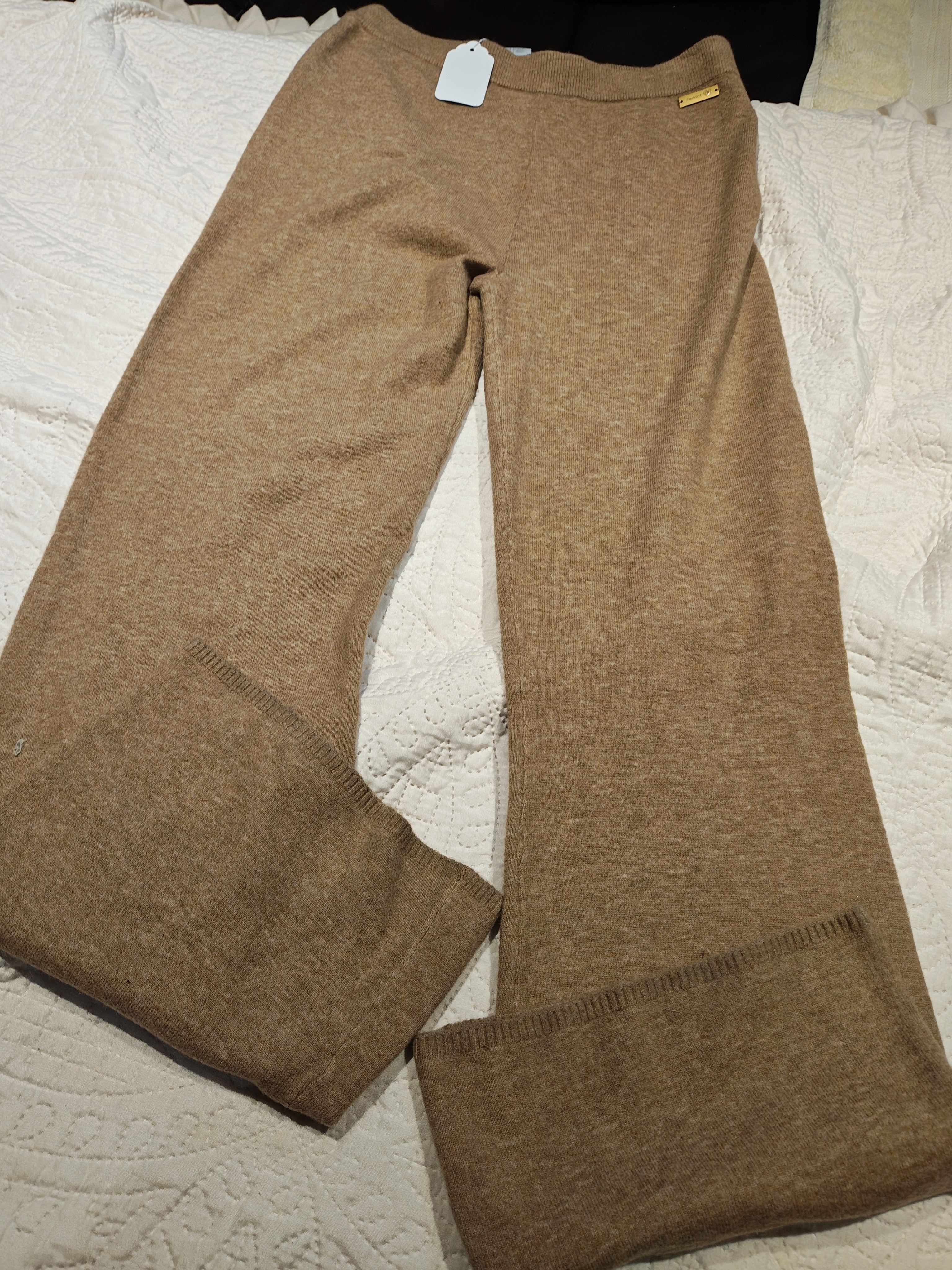 Cozy Twinset Wide-Leg Knit Pants In Camel Size S.